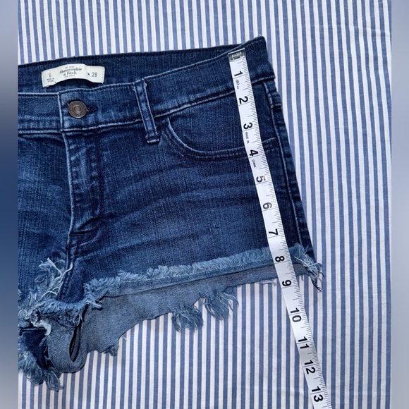 Women’s Abercrombie & Fitch US 6 Navy Blue Booty Jean Shorts - Picture 5 of 8